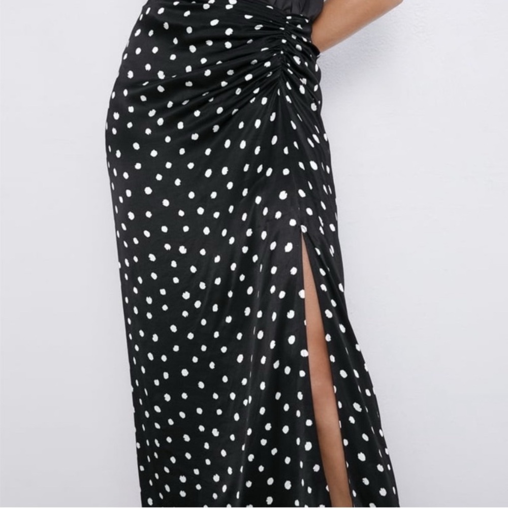 Zara Black & White Polka Dot Satin Skirt w/ Slit | Size Small